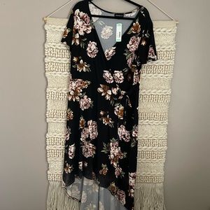 Fortune and Ivy black floral dress. Size 2X NWT